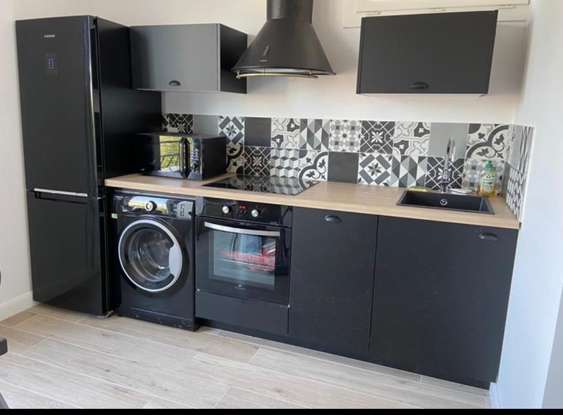 Ajaccio Magnifique T2 45M2 Neuf 5 Personnes Clim Wifi Stationnement Gratuit Centre Ville Plage A 300M Exterior foto